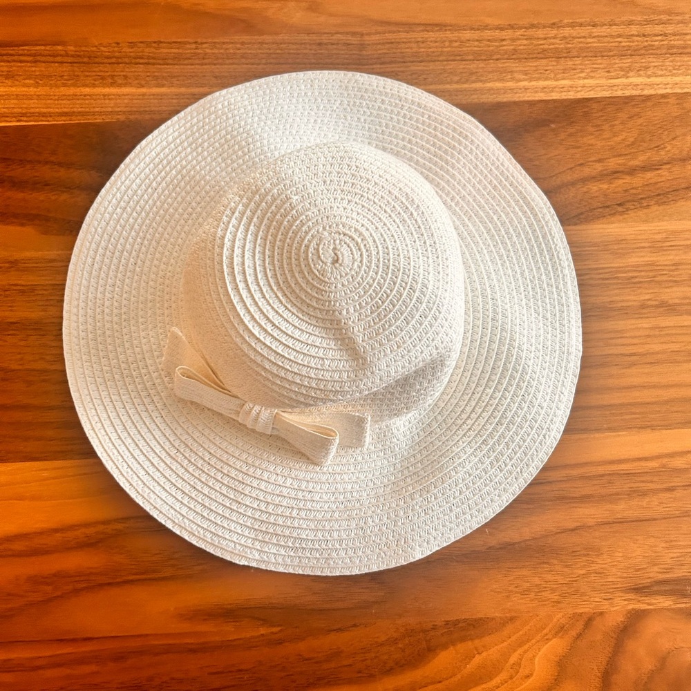 Janie and Jack white 0-6 month hat
